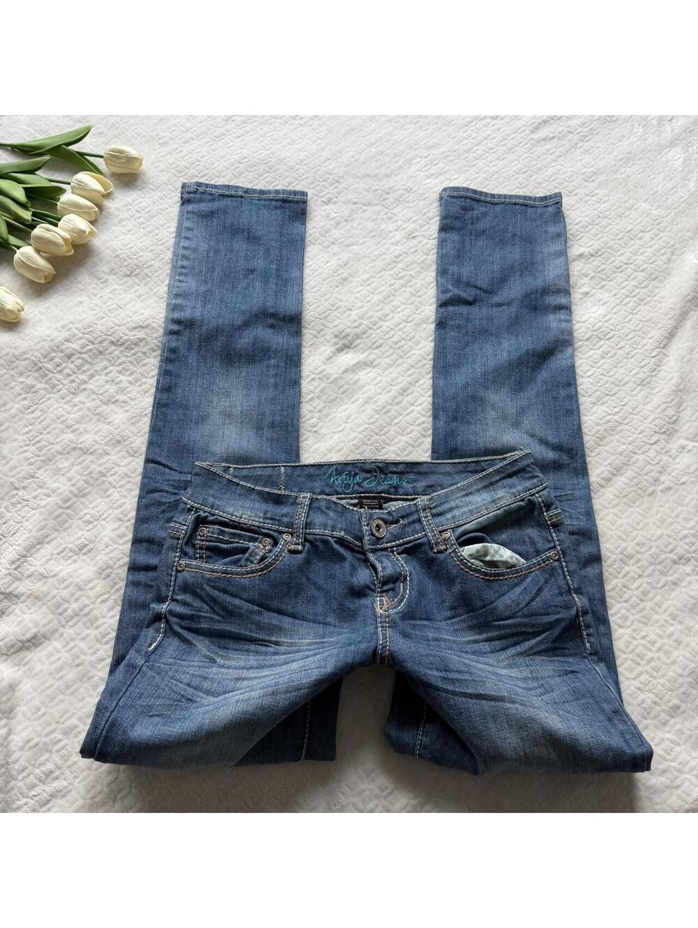 Y2K low rise skinny jeans